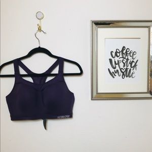 Victoria’s Secret Sports Bra Size 38 D